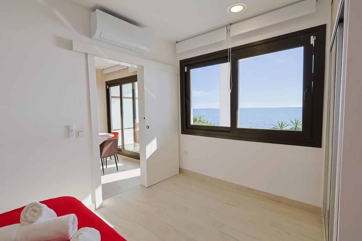 Apartment Beachfront With Terrace And Pool Málaga